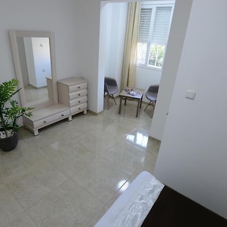 Olga Beach Apartments Haifa Exterior photo
